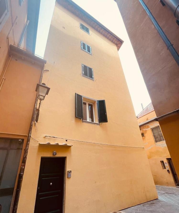 San Ranieri Tiny Tower Apartment Pisa Luaran gambar